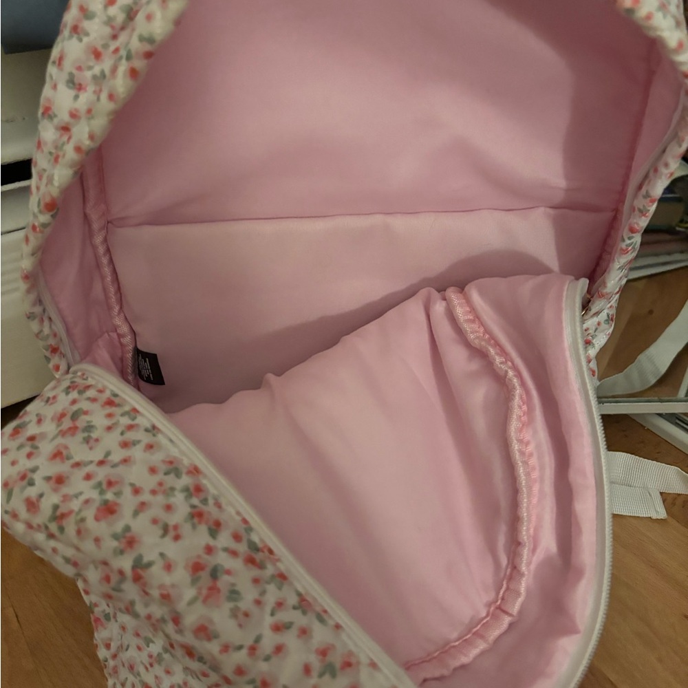Quilted Floral Pink & White Backpack - Picture 2 of 2